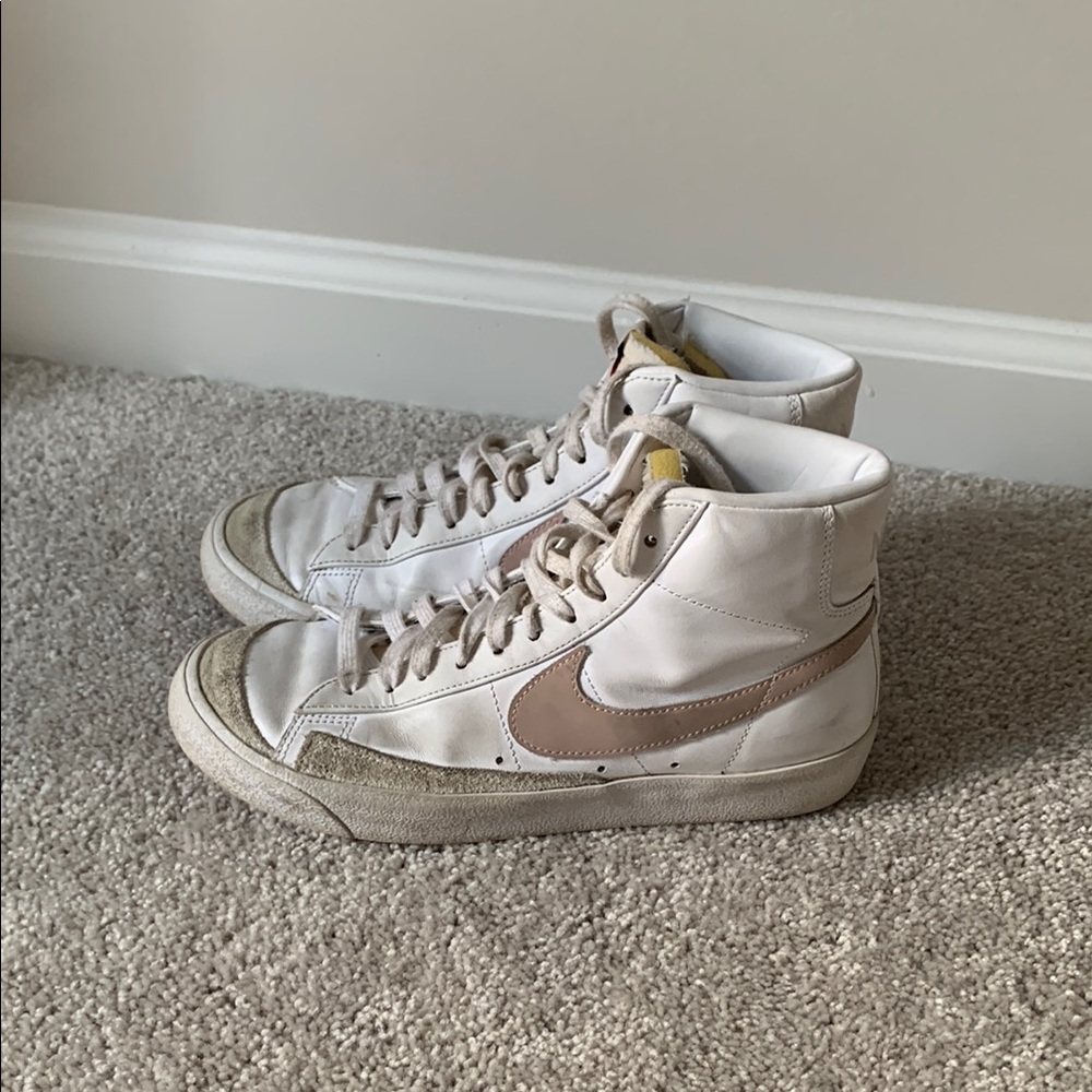 Nike High-Top Blazers White and Baby Pink Women’s 9